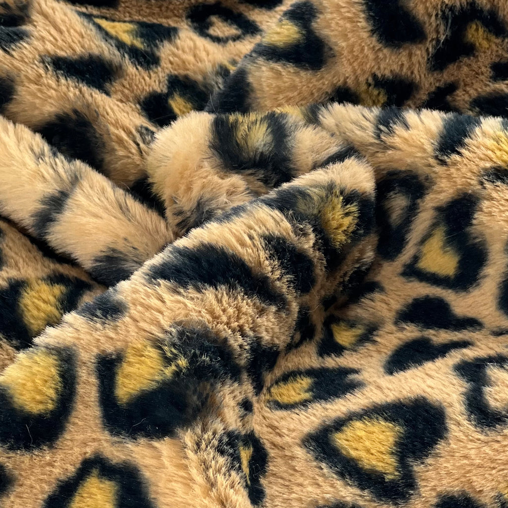 Large Retro Short-pile Faux Snow Leopard Jaguar Cheetah Print Hide Rug 6.6  x 4.6 ft - Feel Good Decor