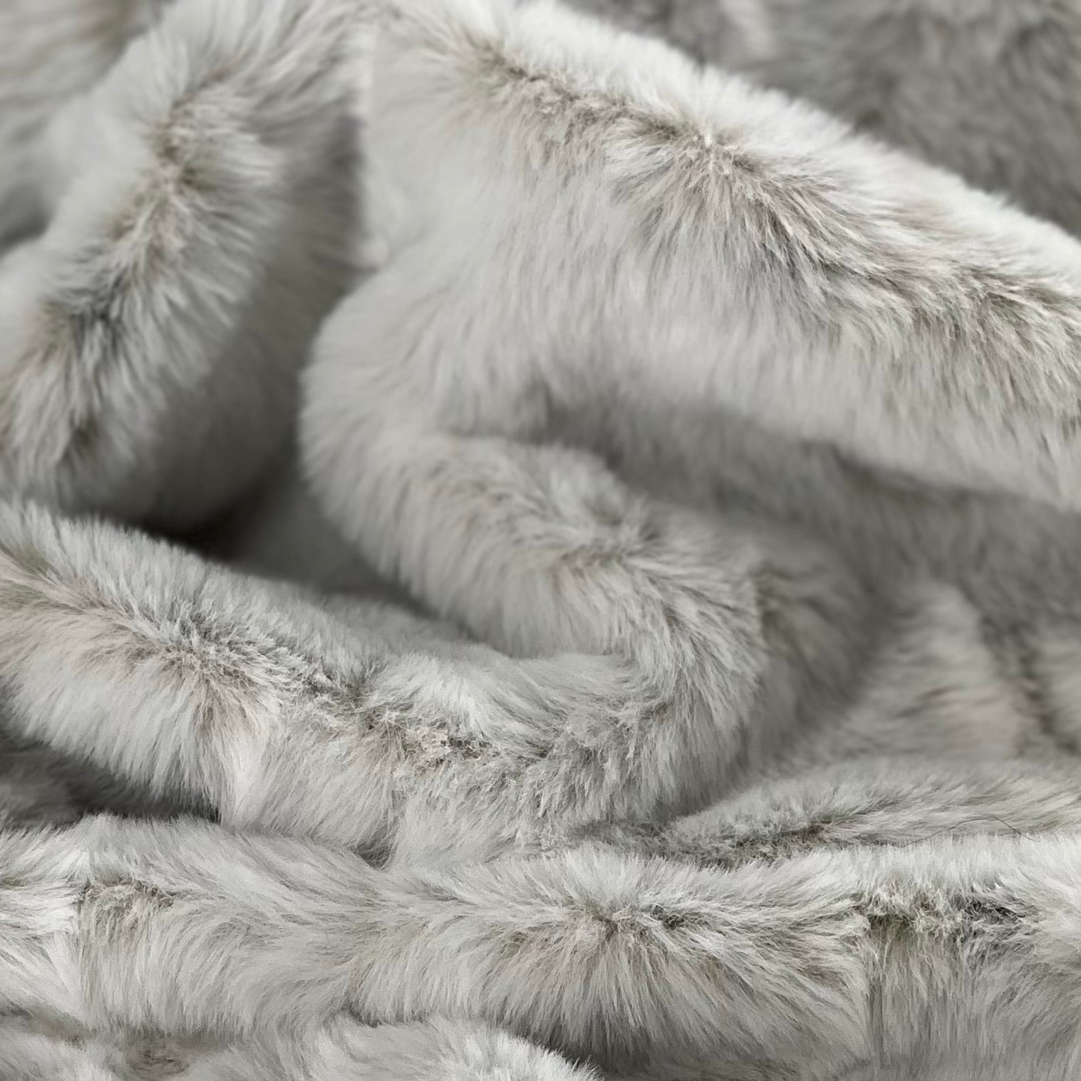 White Arctic Fox Faux Fur (Ave. 50 Yard Roll)