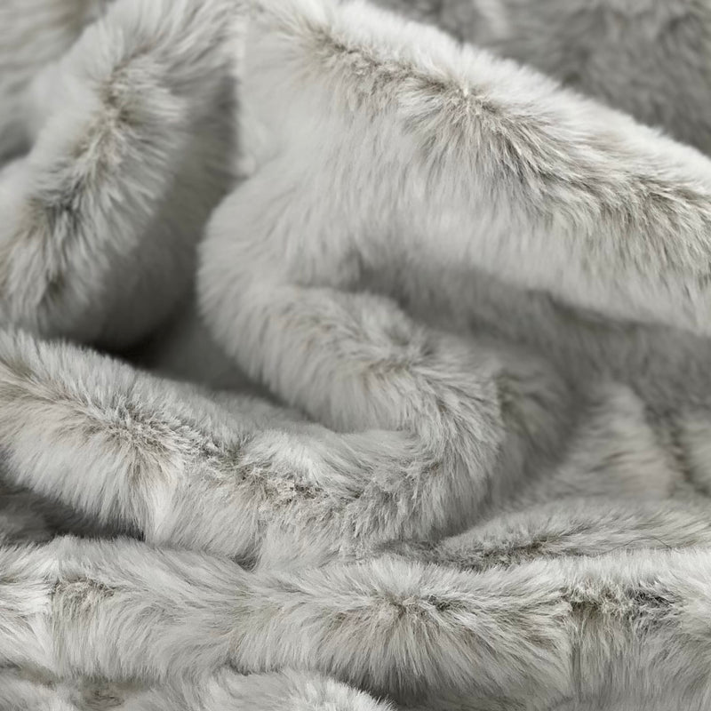 Avig Cloth White Arctic Fox Faux Fur (Avg. 50 Yard Roll) — Nick Of Time Textiles