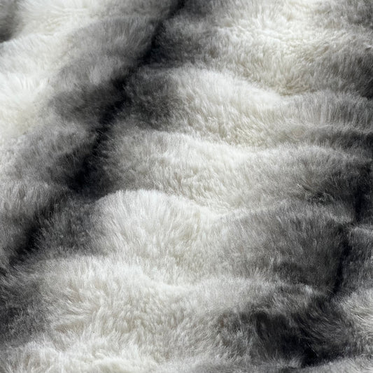 Silver Fox Faux Fur (Ave. 50 Yard Roll)